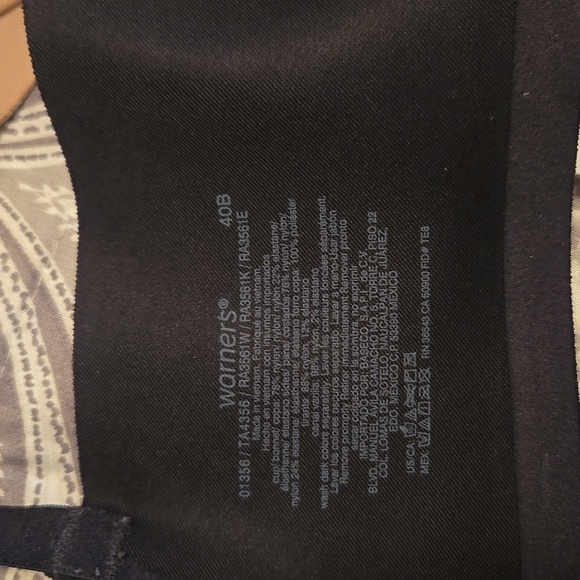 Warner's Women's Intimates Set - Black, White, and Tan Bras 40B Set of 3 - Picture 3 of 4